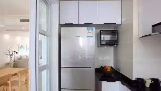 /www/bananadaily.net/web/images/image/2029/20299705.avif